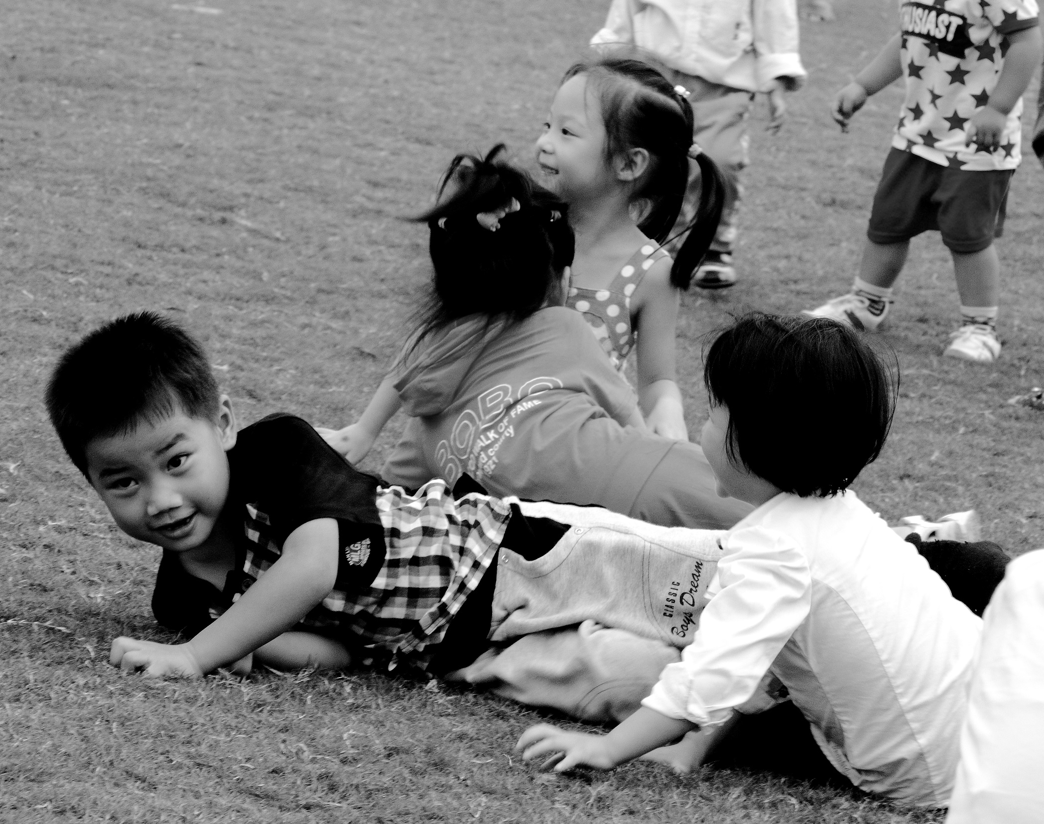 Kids playing in a park, Shanghai 2011