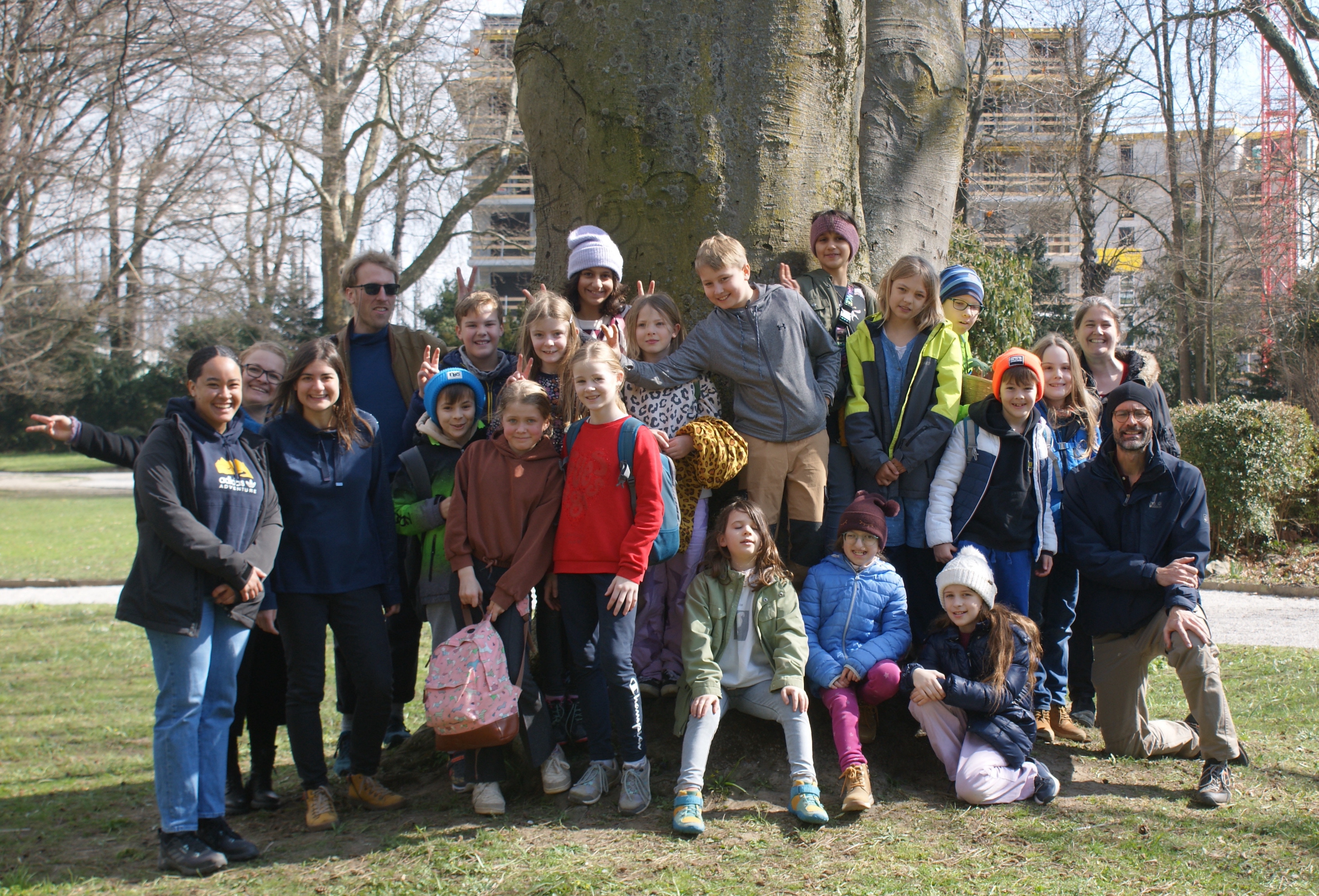 SchülerInnen der Otto Glöckel Volksschule im Sparkassen Park St. Pölten